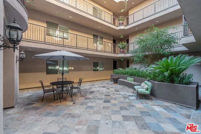 11218 Camarillo Street 305, North Hollywood, CA 91602