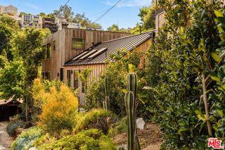 8550 Ridpath Drive, Los Angeles, CA 90046