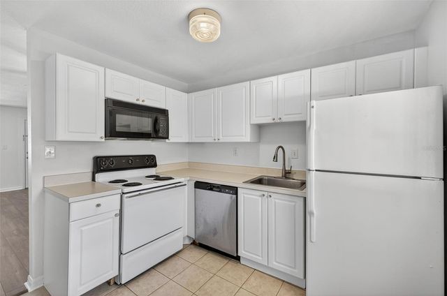 12406 ORANGE BLOSSOM OAK PLACE 201, Tampa, FL 33612
