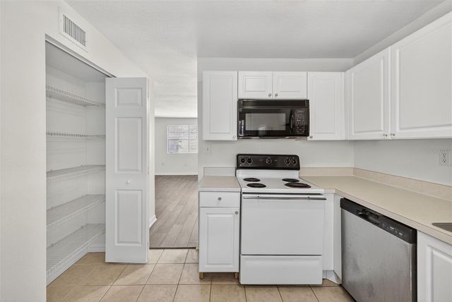 12406 ORANGE BLOSSOM OAK PLACE 201, Tampa, FL 33612