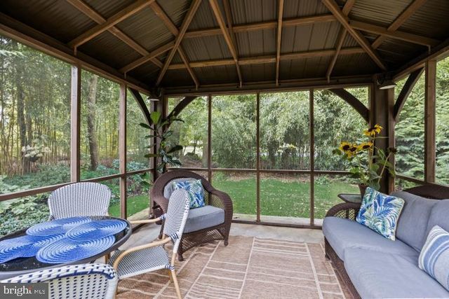 114 LAUREL LN, Mt Laurel, NJ 08054