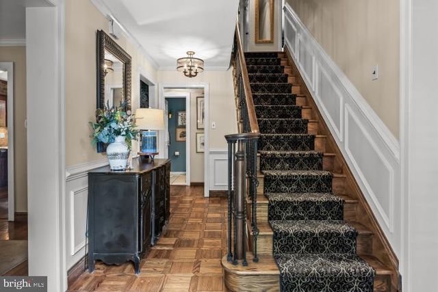 114 LAUREL LN, Mt Laurel, NJ 08054