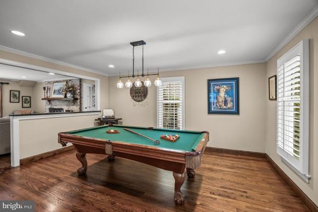 114 LAUREL LN, Mt Laurel, NJ 08054