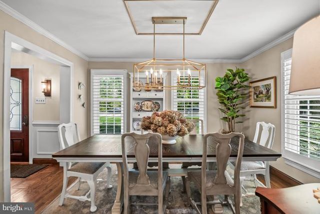 114 LAUREL LN, Mt Laurel, NJ 08054