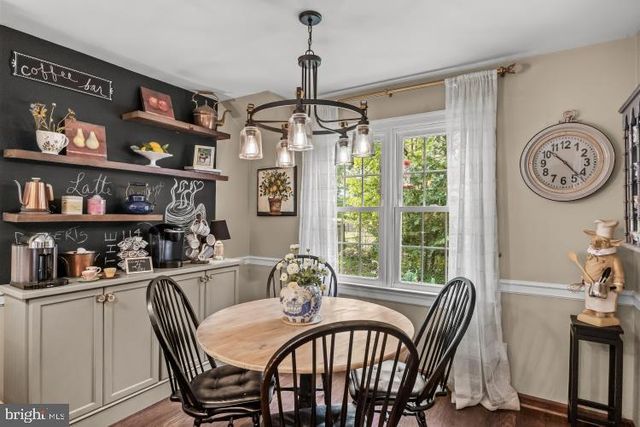114 LAUREL LN, Mt Laurel, NJ 08054