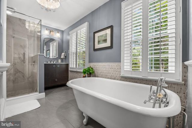 114 LAUREL LN, Mt Laurel, NJ 08054