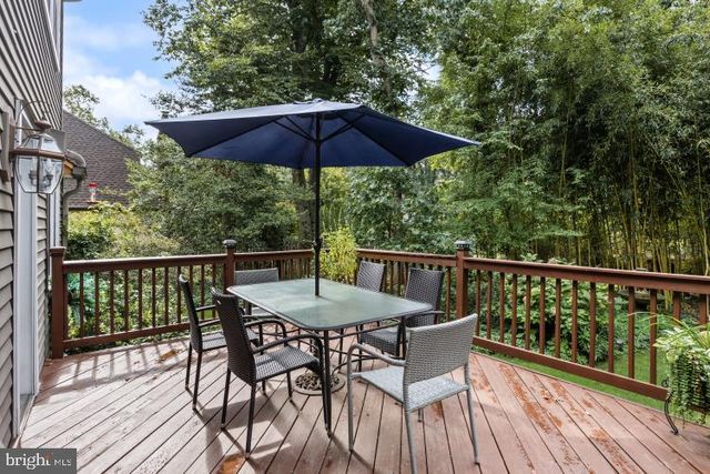 114 LAUREL LN, Mt Laurel, NJ 08054
