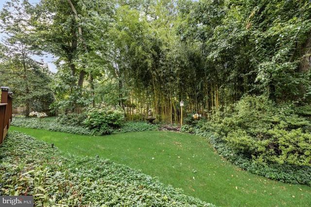114 LAUREL LN, Mt Laurel, NJ 08054