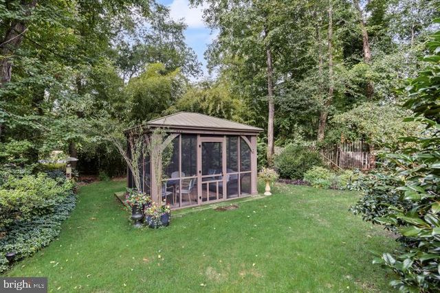 114 LAUREL LN, Mt Laurel, NJ 08054