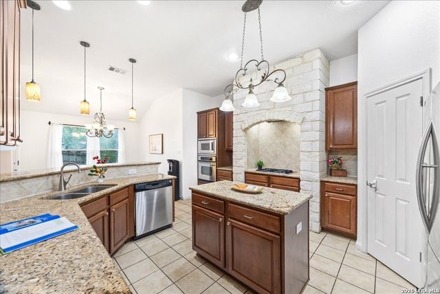 25723 Fan Flower, San Antonio, TX 78261