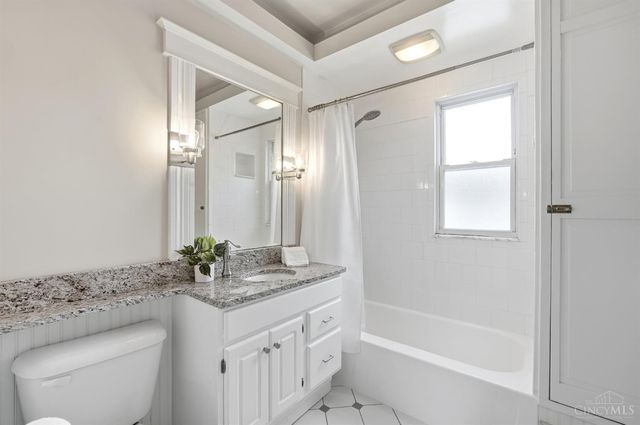 3767 Hyde Park Avenue, Cincinnati, OH 45209
