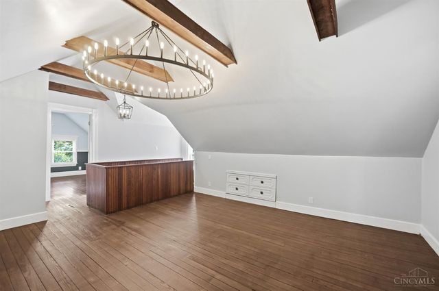 3767 Hyde Park Avenue, Cincinnati, OH 45209