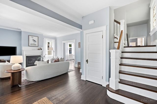 3767 Hyde Park Avenue, Cincinnati, OH 45209