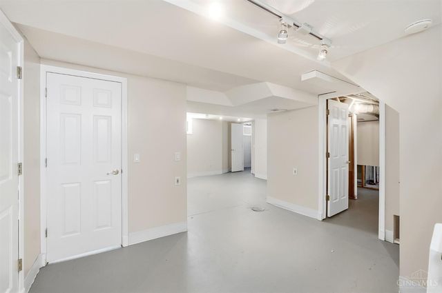 3767 Hyde Park Avenue, Cincinnati, OH 45209