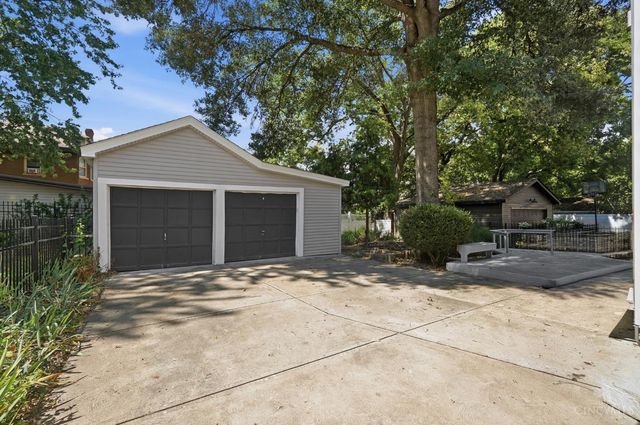 3767 Hyde Park Avenue, Cincinnati, OH 45209
