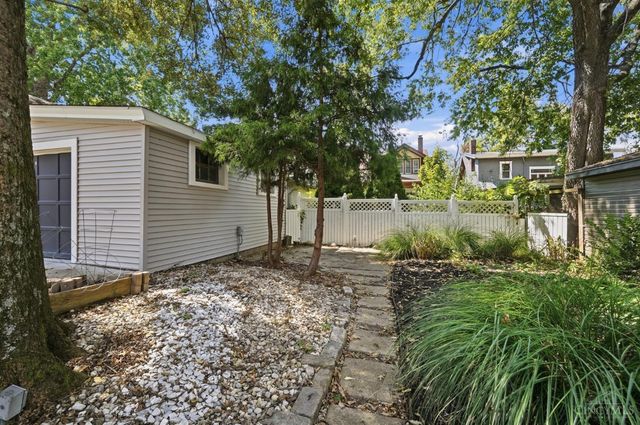 3767 Hyde Park Avenue, Cincinnati, OH 45209