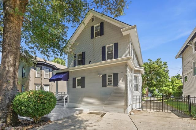 3767 Hyde Park Avenue, Cincinnati, OH 45209