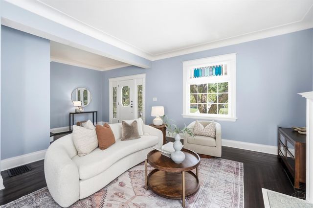 3767 Hyde Park Avenue, Cincinnati, OH 45209