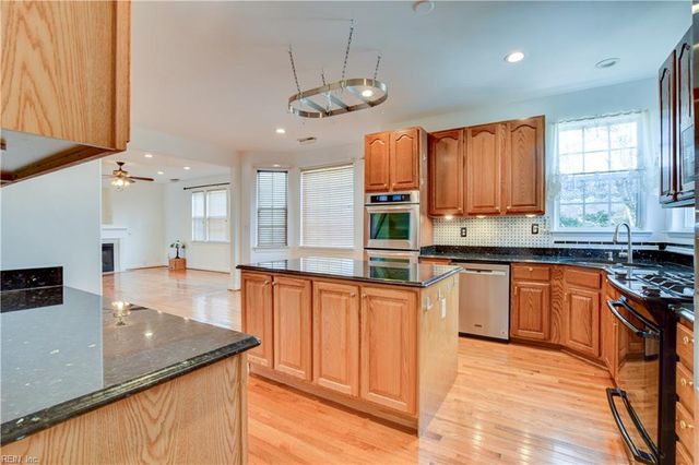 804 Amberline DR, Chesapeake, VA 23322