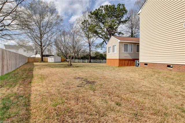 804 Amberline DR, Chesapeake, VA 23322