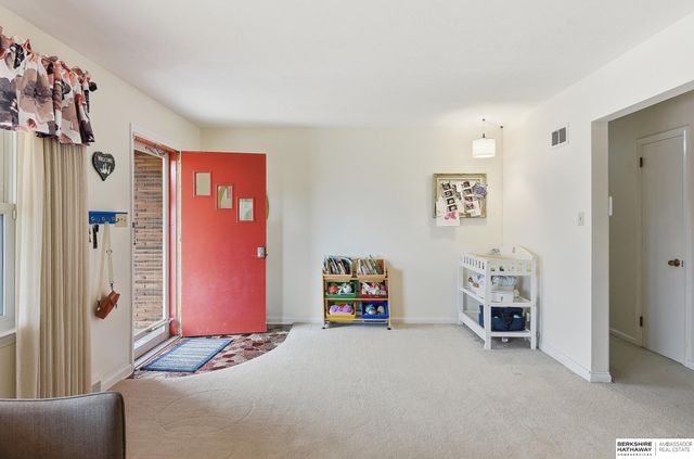 807 N 5th Street, Bellevue, NE 68005