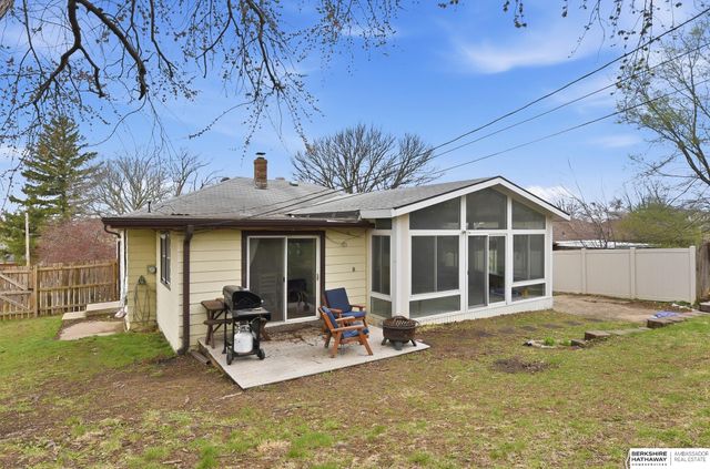 807 N 5th Street, Bellevue, NE 68005