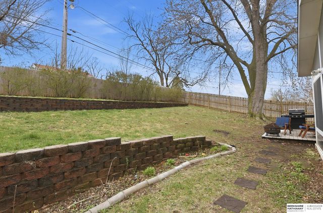 807 N 5th Street, Bellevue, NE 68005