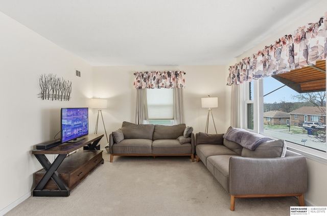 807 N 5th Street, Bellevue, NE 68005