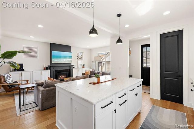 3592 Oakshire Avenue, Berkley, MI 48072