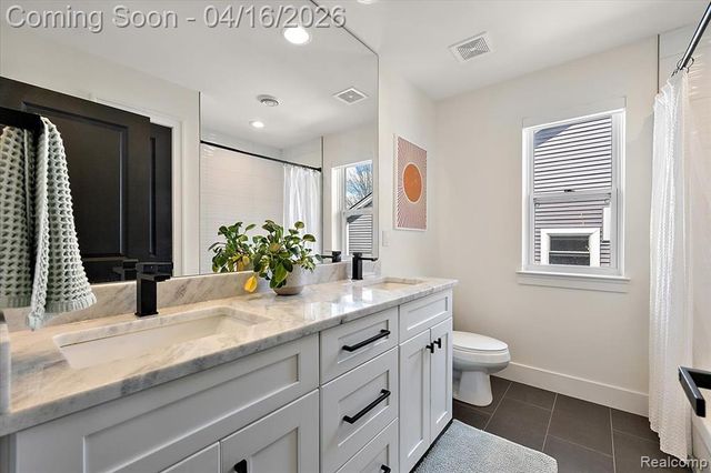 3592 Oakshire Avenue, Berkley, MI 48072