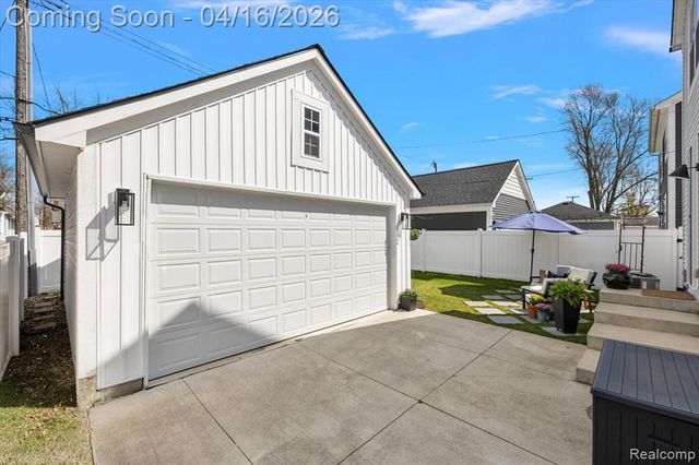 3592 Oakshire Avenue, Berkley, MI 48072