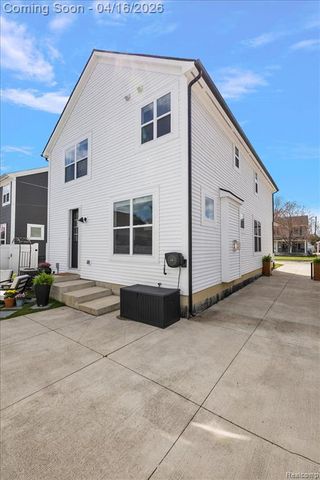 3592 Oakshire Avenue, Berkley, MI 48072