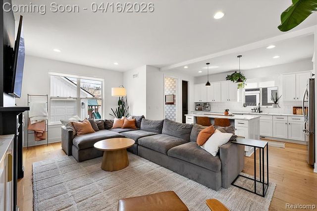 3592 Oakshire Avenue, Berkley, MI 48072