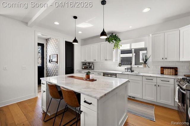 3592 Oakshire Avenue, Berkley, MI 48072