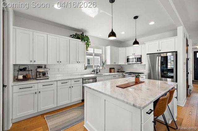 3592 Oakshire Avenue, Berkley, MI 48072