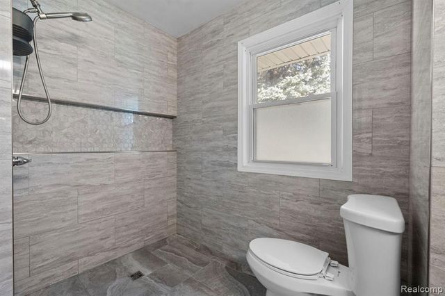 26980 James Avenue, Flat Rock, MI 48134