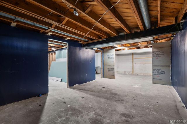 26980 James Avenue, Flat Rock, MI 48134