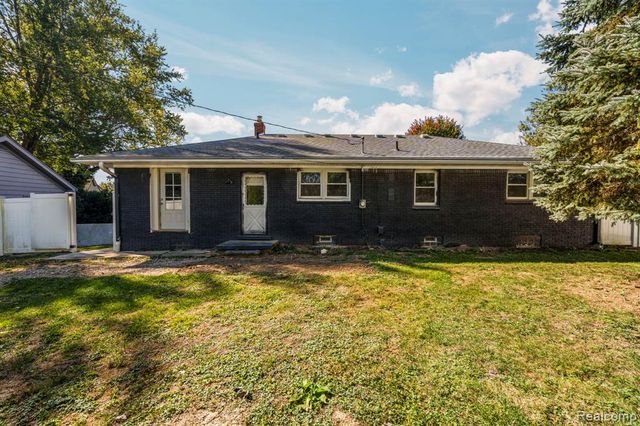 26980 James Avenue, Flat Rock, MI 48134