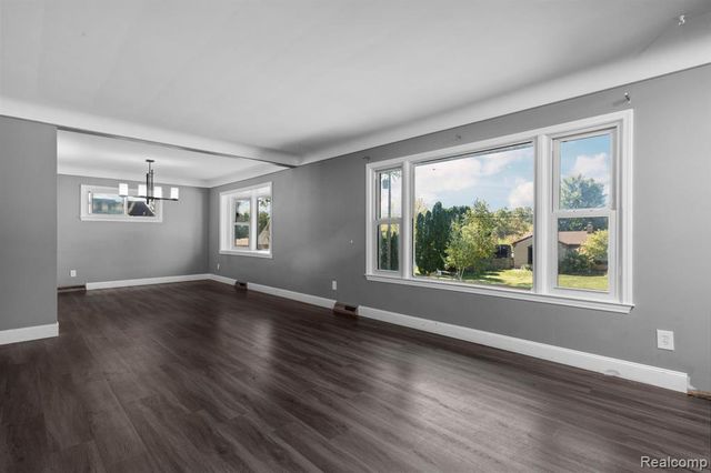 26980 James Avenue, Flat Rock, MI 48134