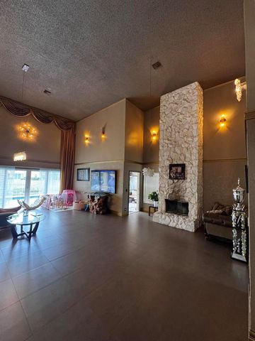 10302 Buena Ventura Drive, Boca Raton, FL 33498