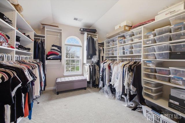 2 Picasso Court, Franklin, NJ 08873