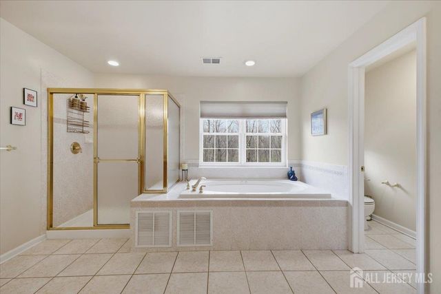 2 Picasso Court, Franklin, NJ 08873