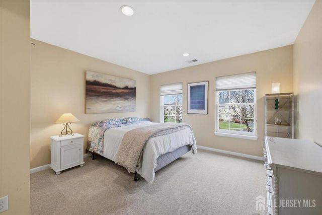 2 Picasso Court, Franklin, NJ 08873