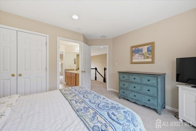 2 Picasso Court, Franklin, NJ 08873