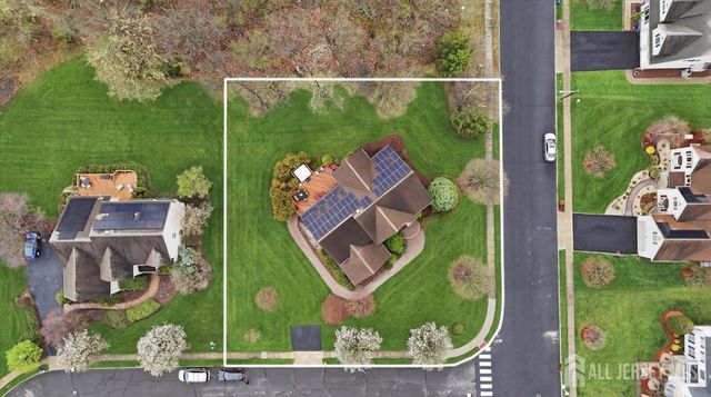 2 Picasso Court, Franklin, NJ 08873