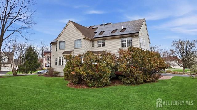 2 Picasso Court, Franklin, NJ 08873