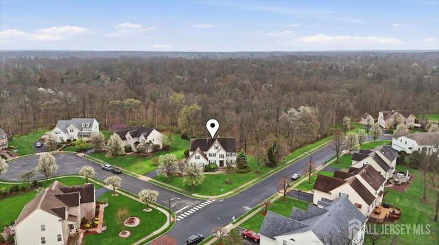 2 Picasso Court, Franklin, NJ 08873