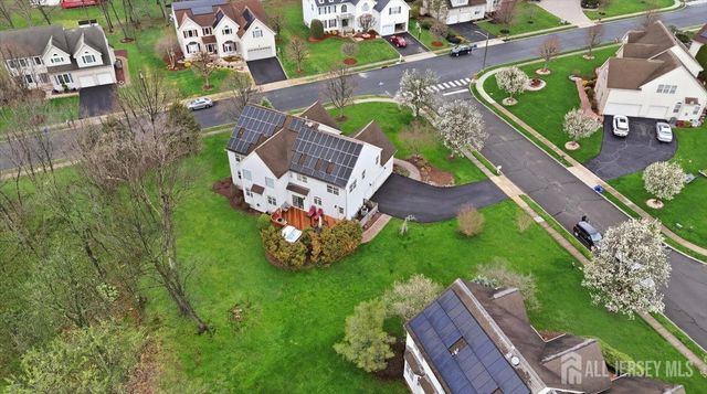 2 Picasso Court, Franklin, NJ 08873