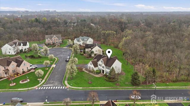 2 Picasso Court, Franklin, NJ 08873