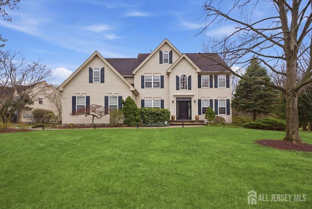 2 Picasso Court, Franklin, NJ 08873